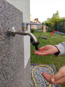 zawór czerpalny kulowy w budynku prywatnym