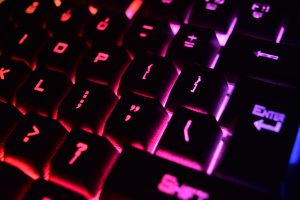 Klawiatury do gier z podświetleniem RGB