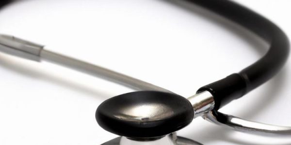 Sztuczna inteligencja w medycynie: Jak technologia zmienia opiekę zdrowotną?