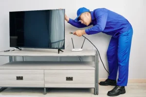 Porównanie montażu telewizorów ściennych i sufitowych